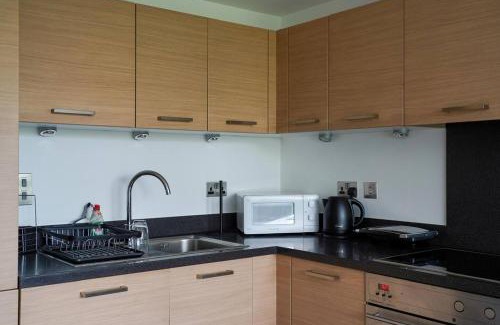 Queenstown Apartamento | Modern Chelsea Bridge Apartment - Battersea Park View