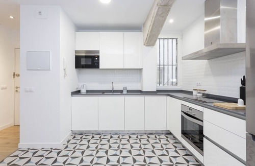 Chueca Apartamento | Modern & Chic 2BR/2BA apartment in trendy Chueca