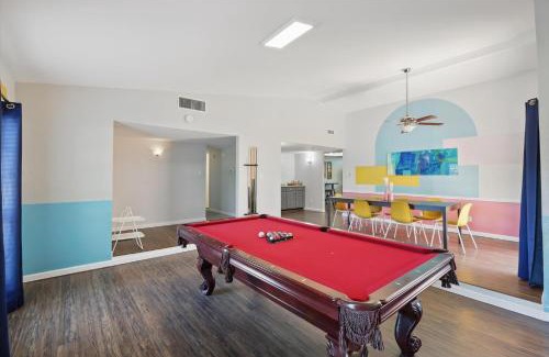 Northeast Carrollton Casa | Modern & Chic 4BD,2BA - Pool, Hot Tub, BBQ Grill