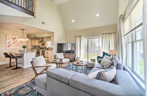 Athens Casa | Modern-Chic Athens Home - Fish, Ski & Swim!