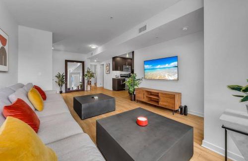 Downtown Apartamento | Modern & chic in Heart of Downtown Santa Monica