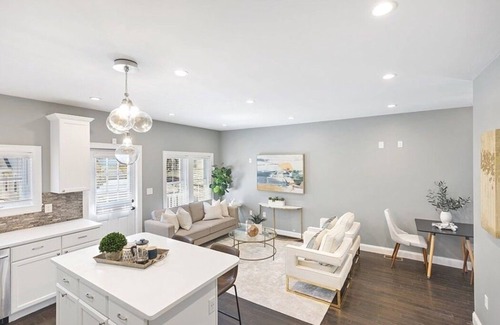 Dudley - Brunswick King Cama Y Desayuno | Moderno/elegante apartamento de un dormitorio en eco Smart Home