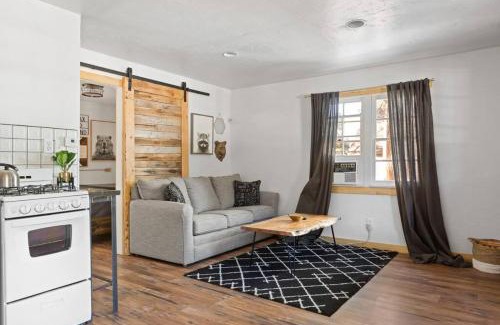 Sugarloaf Casa | Modern Chic Spruce Retreat