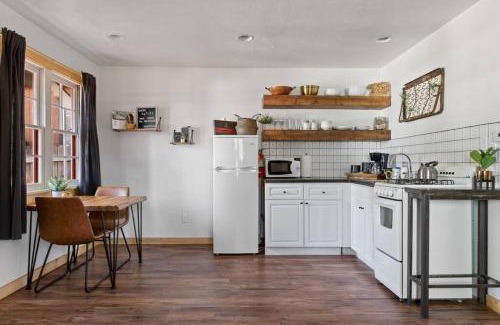 Sugarloaf Casa | Modern Chic Spruce Retreat