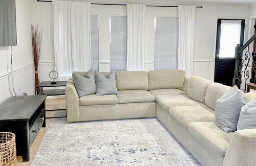 Channelview Casa | Modern Chic Vacation Home