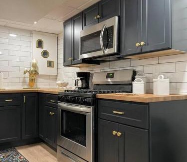 Pittsburgh Apartamento | Modern & Chic XL Studio w EZ City Airport Access