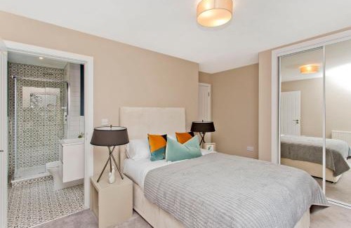 Bonnington Apartamento | Modern City Centre 2 Bedroom 2 Bathroom Apartments, Main Door Ground with Private Parking
