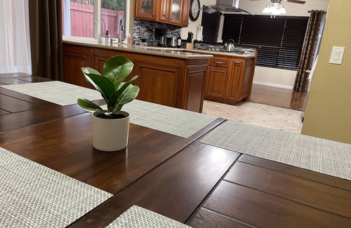 Corona Casa | Modern City Home Away from Home.