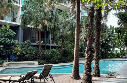 Newstead Apartamento | Modern City View Apt Parking Pool Wifi for Busniess & Leisure