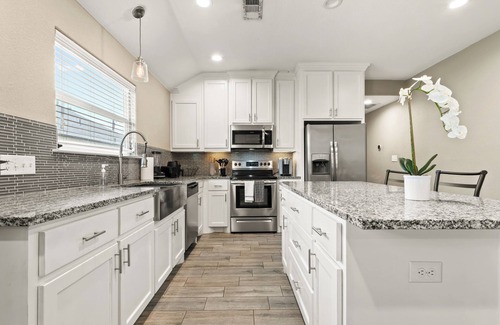 Sherman Apartamento | Modern Clean, Near Austin College & Fully Equipped