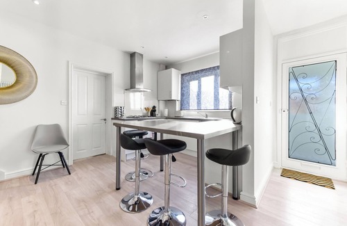 Chase Casa | Modern, Clean, Stylish & Totally Hassle-Free!