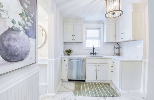 University Heights Casa | Fully Furnished, Cozy 4-bedroom retreat in University Heights