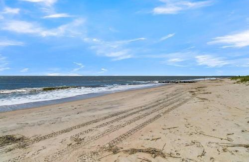 Ocean Ridge Casa | Modern Coastal Retreat Near the Beach and Golf - Sleeps 4