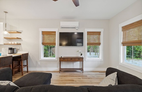 Wilmington Casa | Modern Coastal Retreat - New Construction 9 Minutes to Wrightsville Beach!