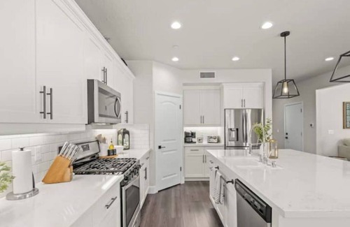 Clovis Casa | Modern Comfort: Coastal Clovis Edition