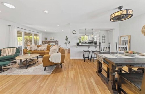 Bakersfield Casa | Modern Comfort in a Charming Ranch-Style Home