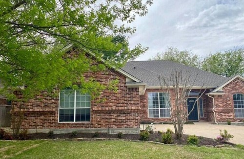 Keller Casa | Modern Comfort in Keller w/ King, Garage
