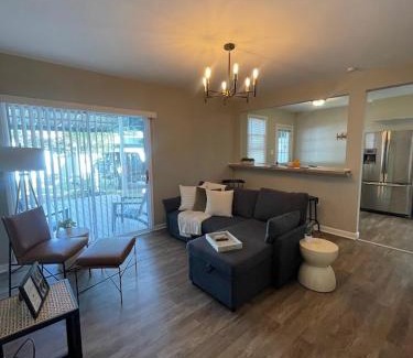 Wilkes-Barre Apartamento | Modern Comfort Near Colleges Perfect Mid Term Stay