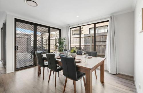 Mango Hill Casa | Modern Comfort Patio and Workstation with Garage