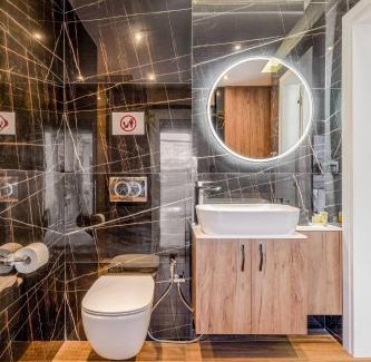Vardaris Apartamento | Modern Comfort with Balcony & City View in Apartment Steps from Metro