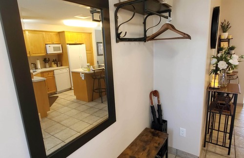Okanagan-Similkameen Condominio | Modern Comfortable Retreat Near All the Gems of the Sunny Okanagan