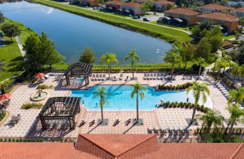 Bellavida Casa | Modern & Comfortable 4BR Townhome - Pool and BBQ!