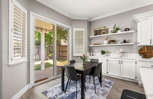 Lincoln Casa | Modern & Comfortable with Luxury Master Suite