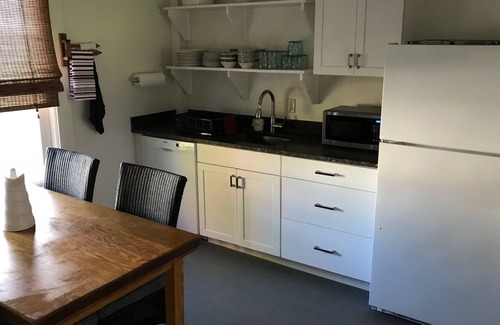Monson Casa | Recién remodelado, pasos fáciles para el lanzamiento de Hebron, pubs, tiendas. ¡Vea las tierras altas!