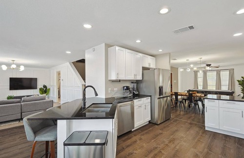 Saginaw Casa | Modern Comforts & Classic Charm w Pool, 5BD