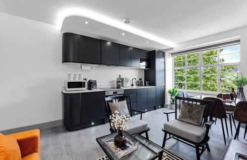 Fortis Green Apartamento | Modern Comforts 2 BD Flat - Sleeps 5