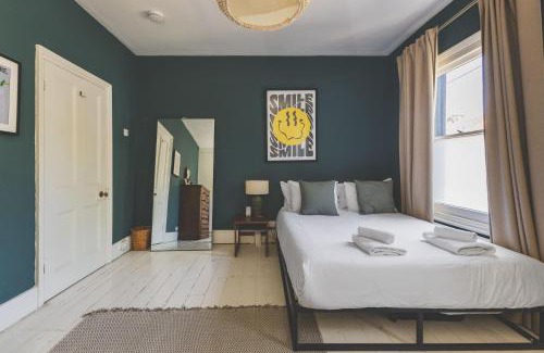 Kensal Green Casa | Modern Comforts in a Designer Home