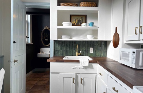 South End Apartamento | Modern Comforts in Downtown's Victorian Gem, Patio