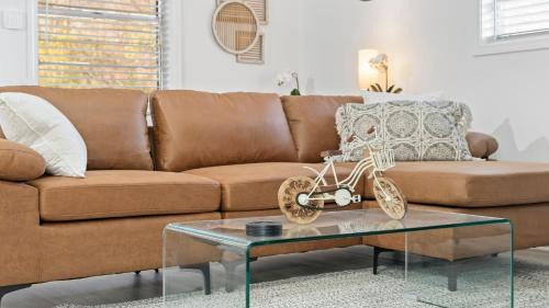 Fortson Casa | Modern & Comfy ~ 15mins to Downtown ~ Queen Beds!