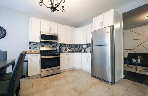 Constable Hook Casa | Modern Comfy Home, minutes to NYC