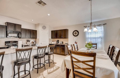 Solana Ridge Casa | Casa más nueva de 3 millas a Lackland BMT grad, minutos a SeaWorld, Riverwalk