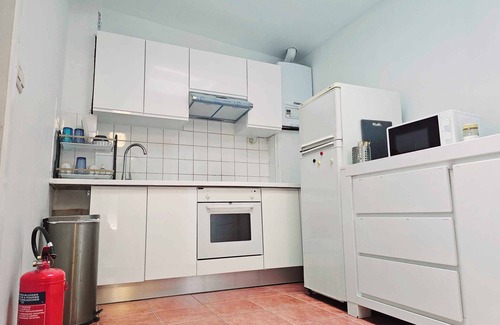 Brussels Apartamento | Modern & comfy oasis in city.