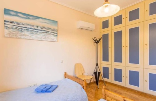 Legrena Apartamento | Modern Condo at the Beach