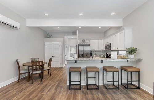 Fuquay-Varina Condominio | Modern Condo in Heart of Downtown Fuquay