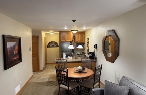 Egg Harbor Condominio | Moderno, recientemente actualizado condominio en Egg Harbor escénico! ¡Corazón del condado de Door!