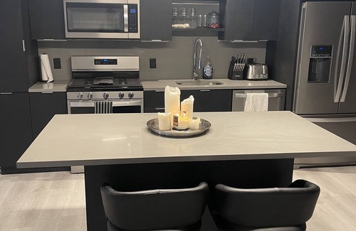 Windwood Apartamento | Modern condo in the city.. ten minutes away from Lenox mall and perimeter mall