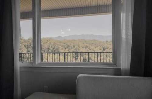 Gatlinburg Apartamento | Modern Condo in the Smokies