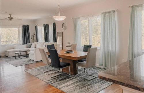 Gatlinburg Apartamento | Modern Condo in the Smokies