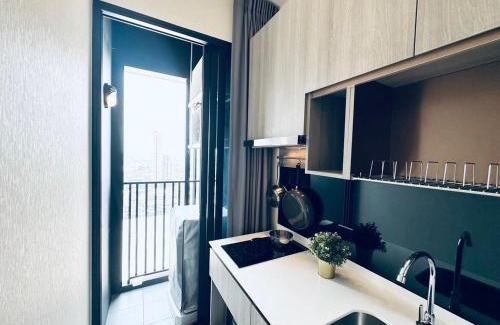 Phra Khanong Nuea Apartamento | Modern condo nr BTS ONNUT WIFI