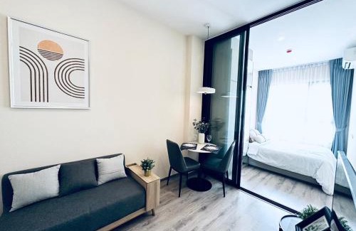 Phra Khanong Nuea Apartamento | Modern condo nr BTS ONNUT WIFI