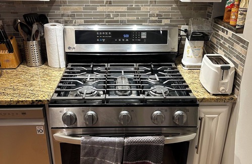 Woodlawn Condominio | Modern Condo-Obama & University of Chicago Area