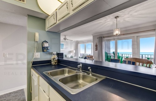 Ocean Cay Condominio | Modern Condo with Amazing Ocean Front Views by RedAwning