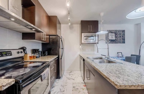 Crosstown Condominio | Modern Condo with City Views in Vancouver