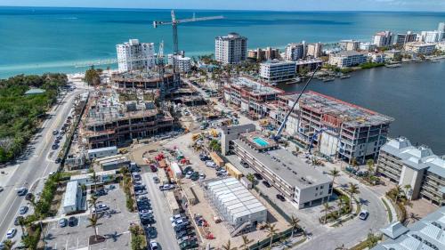 Vanderbilt Beach Casa | Modern Condo With Pool Steps From Vanderbilt Beach
