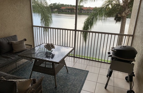 Naples Condominio | Modern Condo with Spectacular lake views , Huntington lakes Gated Community