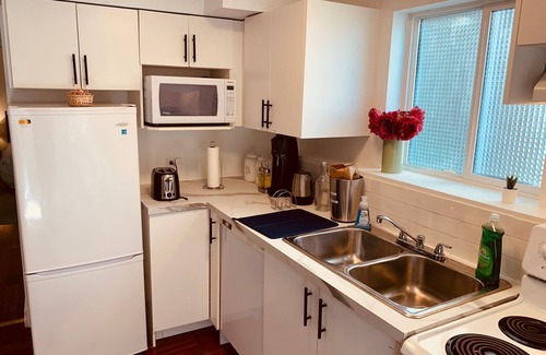 Willoughby Casa | Modern, Contemporary 1 BR Garden Suite